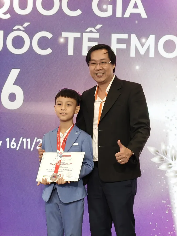 Học trò nhận giải FMO 2025–2026